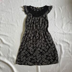 Fishbowel Floral Chiffon Dress with Black Lace Yoke – Ruffle Sleeves, Size M